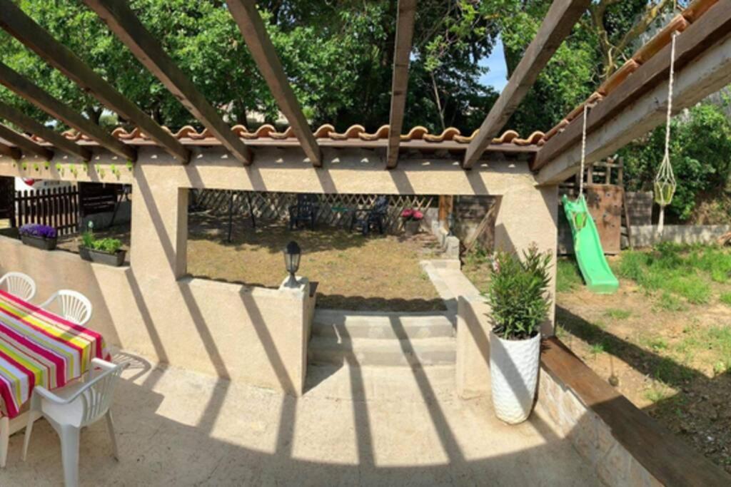 Maison Spacieuse Et Calme Pres De La Cite Villa Alairac Bagian luar foto